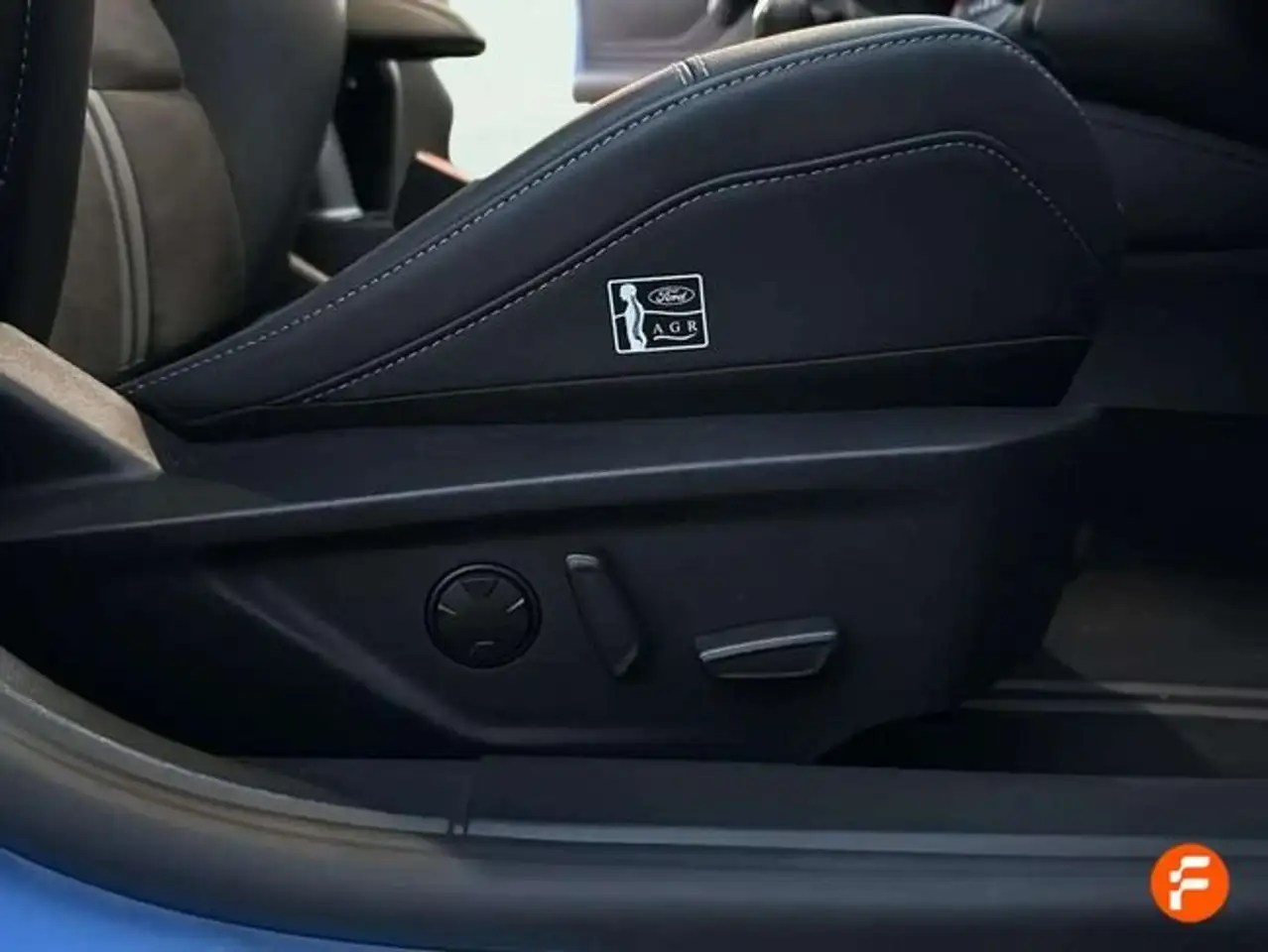 Ford Focus 2.3 Ecoboost ST Edition — Galería del vehículo 25