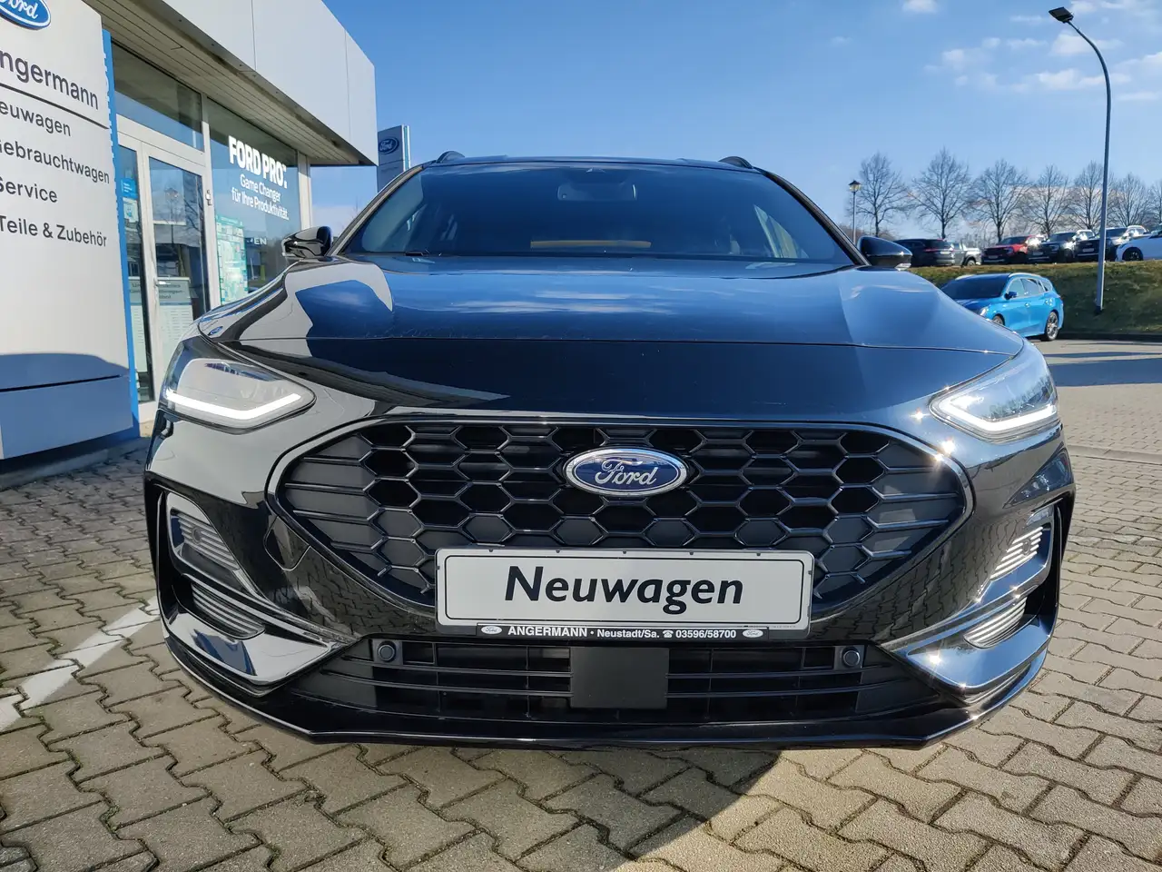 Ford Focus ST-Line X — Vehicle gallery 3