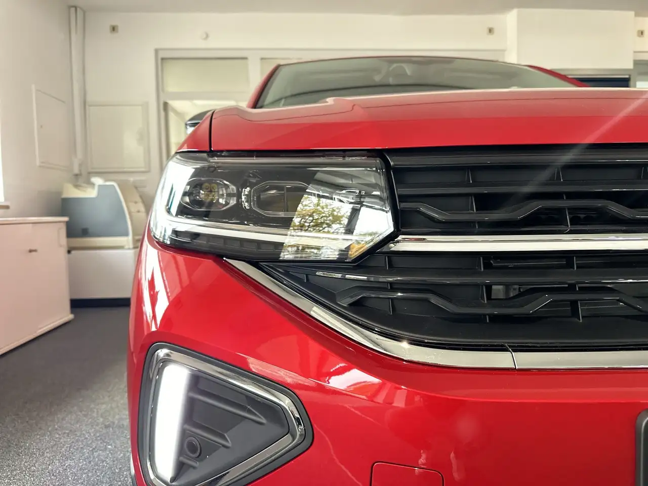 Volkswagen T-Cross 1.0 TSI DSG Style IQ.DRIVE+AHK+NAVI — معرض صور السيارة 9