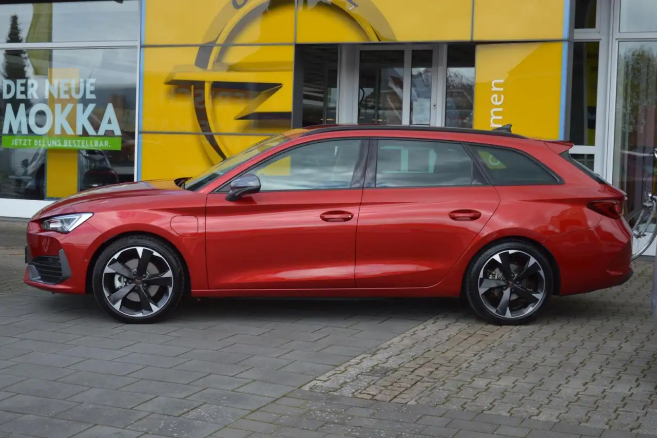 CUPRA Leon Sportstourer 1.4 e-Hybrid / RFK / SHZ / ACC / NAVI — معرض صور السيارة 2