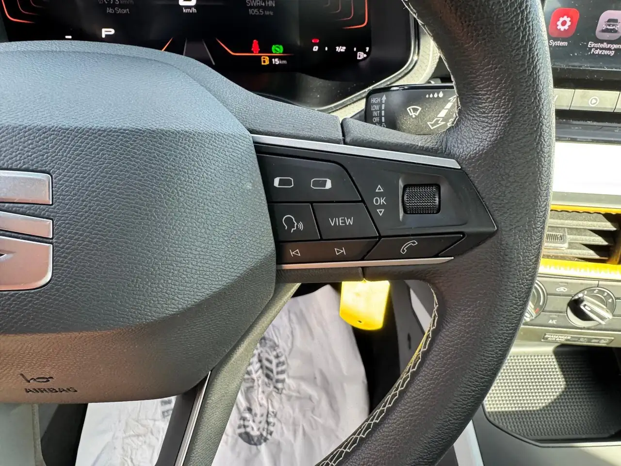 SEAT Arona 1.0 TSI *DSG*STYLE*PDCHI*DAB*TEMPOMAT*FRON — معرض صور السيارة 17