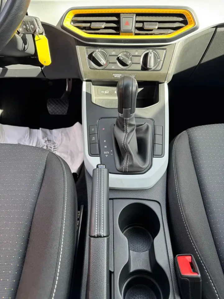 SEAT Arona 1.0 TSI *DSG*STYLE*PDCHI*DAB*TEMPOMAT*FRON — معرض صور السيارة 19
