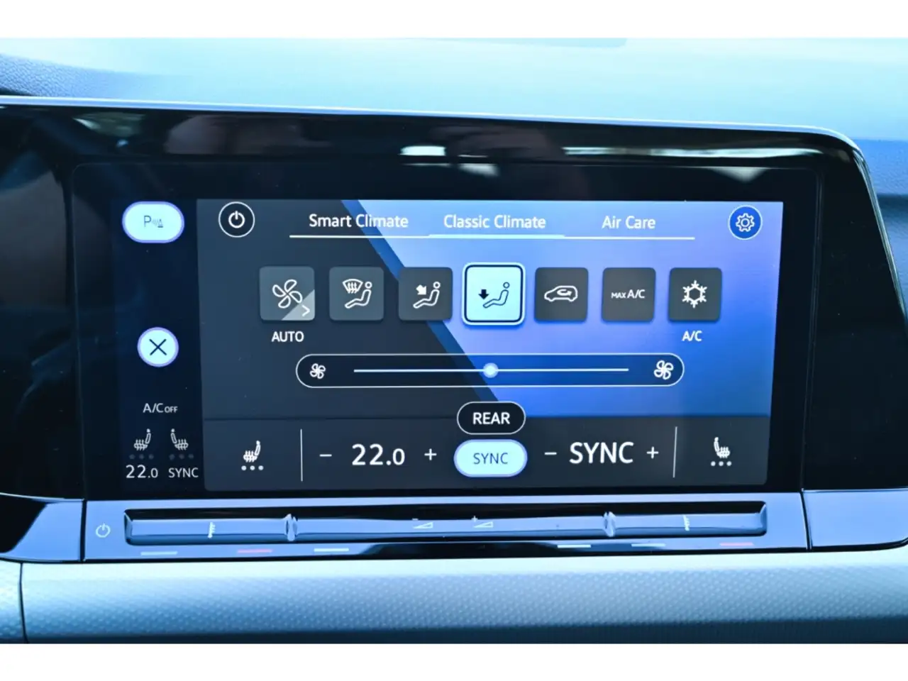Volkswagen Golf VIII 1.0 eTSI Move Navi LED ACC Apple CarP. — Galería del vehículo 26