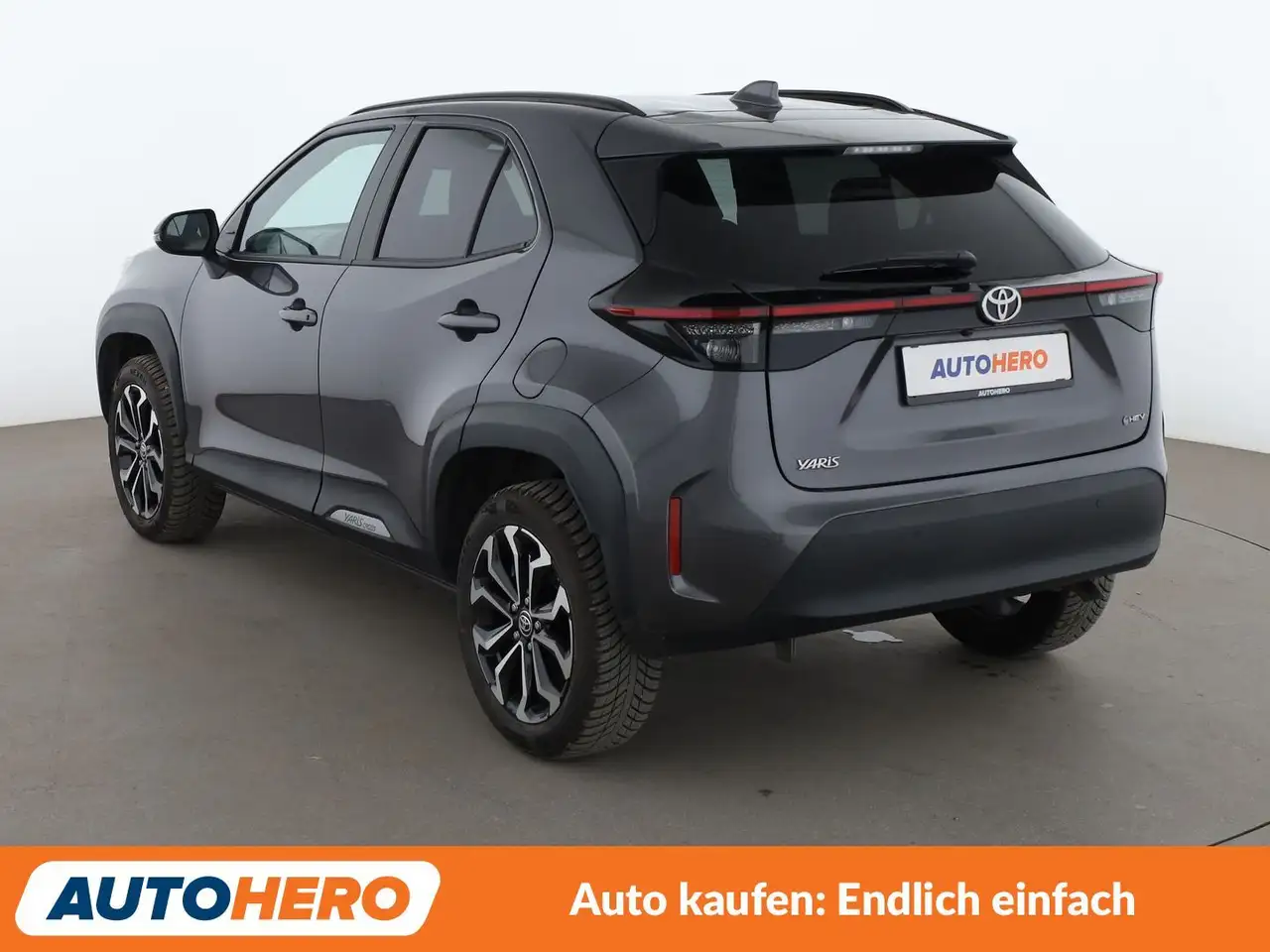 Toyota Yaris Cross 1.5 Hybrid Team Deutschland Aut*NAVI*LED*ACC*CAM* — Vehicle gallery 4