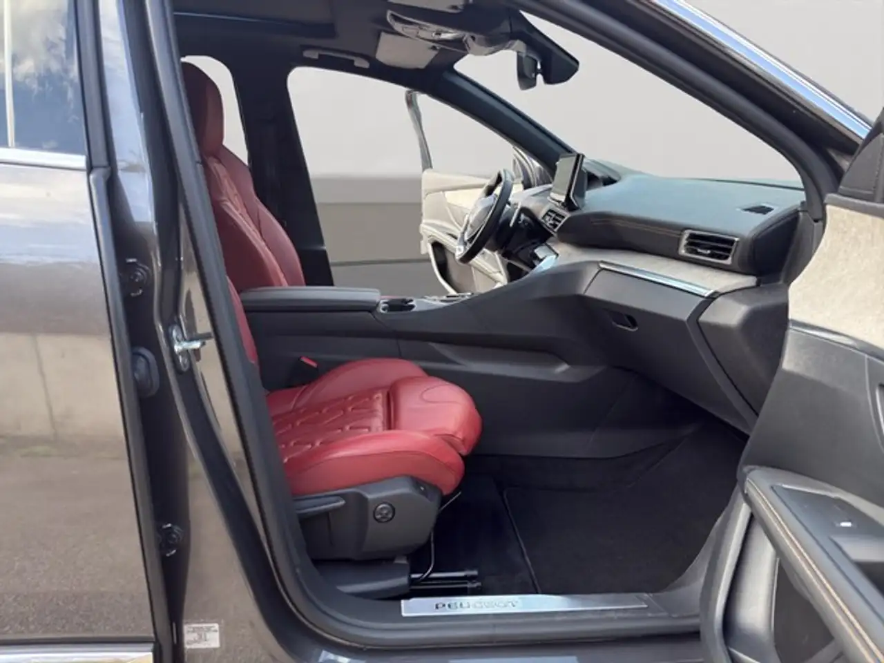 Peugeot 3008 GT HYBRID 136 e-DSC6 SCHIEBEDACH LED LEDER PDC ... — Galerie du véhicule 9