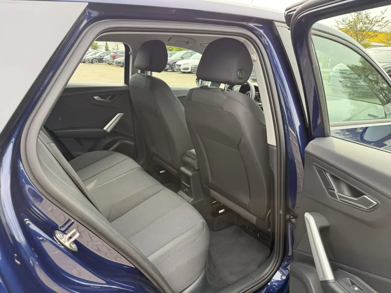 Audi Q2 35 TFSI Advanced,Virtual,R-Kamera,ACC,Side. — Vehicle gallery 21
