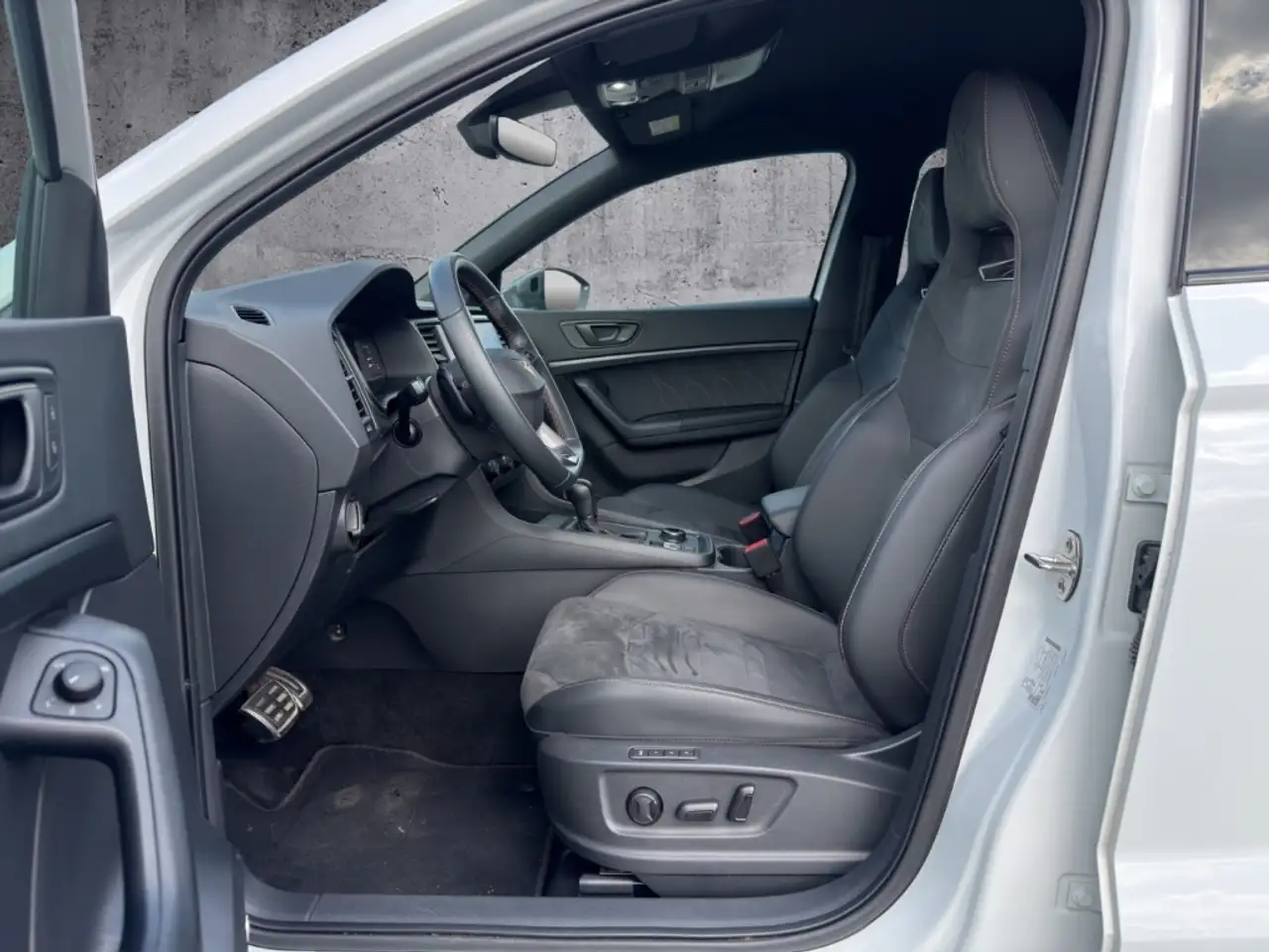 CUPRA Ateca 2.0 TSI DSG 4Drive VZ 5-J-GARANTIE AHK EL.SITZ BEA — Vehicle gallery 10