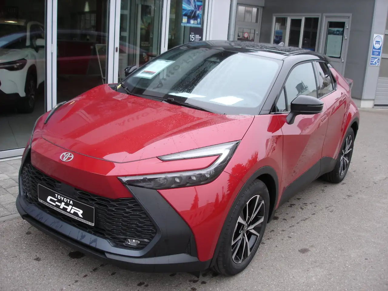 Toyota C-HR 1.8 Hybrid Team Deutschland — Vehicle gallery 2