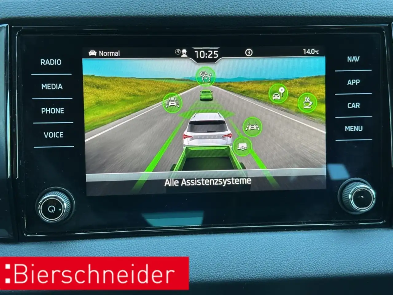 Skoda Karoq 2.0 TSI DSG 4x4 Sportline AHK KAMERA LED SHZ — Galería del vehículo 26