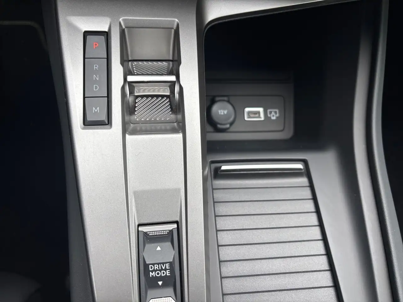 Peugeot 308 SW 1.2 PureTech 130 GT ACC KeyLess LED Navi — Vehicle gallery 20