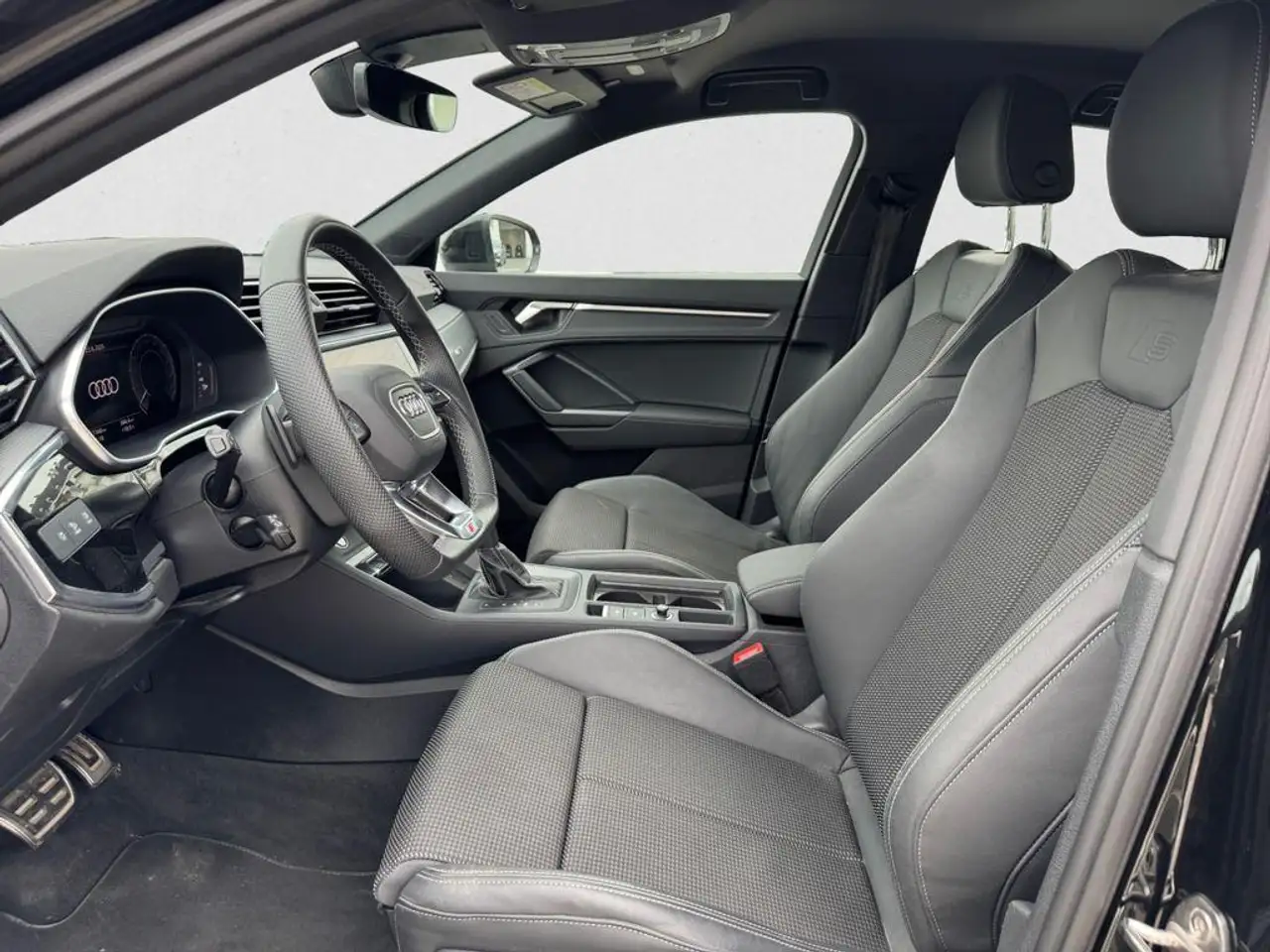 Audi Q3 Sportback 45 TFSIe S line S-tronic — Galerie du véhicule 10