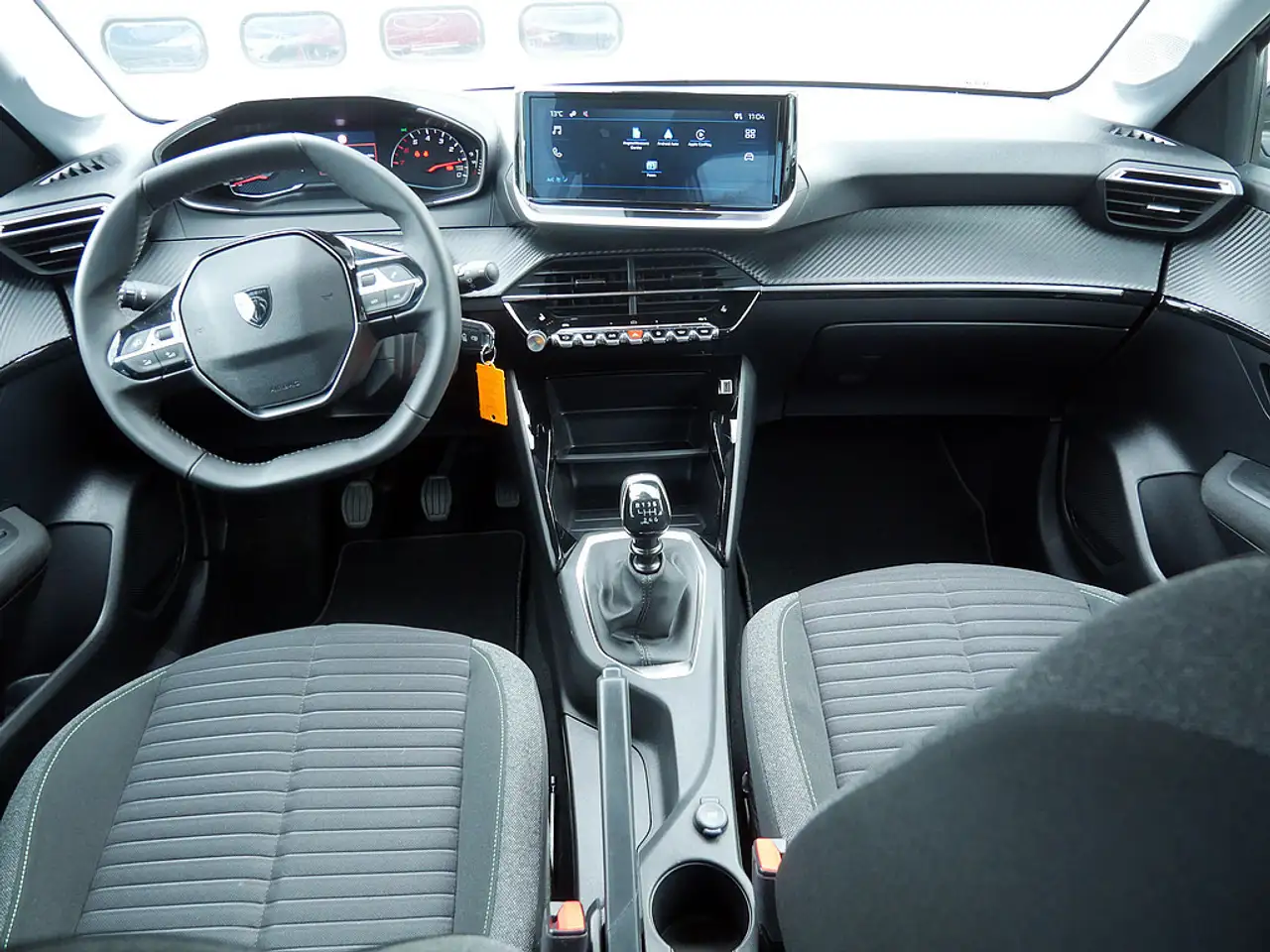 Peugeot 208 Active Pack PureTech 100 PDC SHZ LED — معرض صور السيارة 15