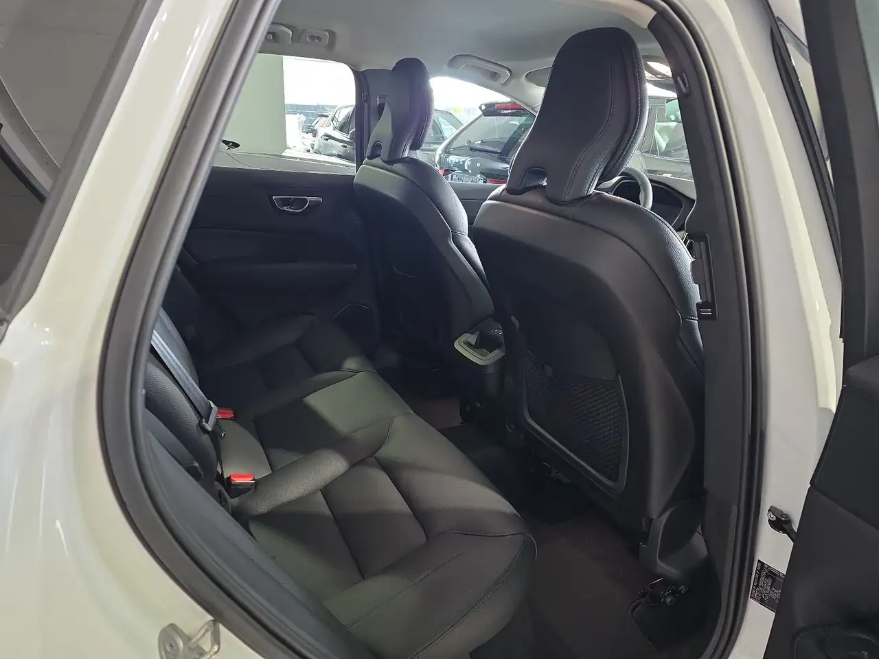 Volvo XC60 B4 Plus Dark ACC BLIS 360° 21Zoll H/K LED — Vehicle gallery 13