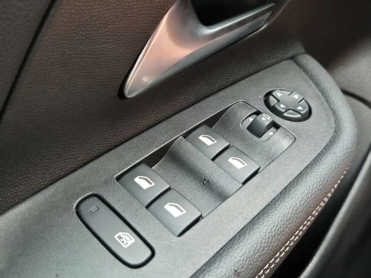 Opel Mokka GS Line *Kamera*LED*Navi*SHZ*LHZ*AppConn* — معرض صور السيارة 28