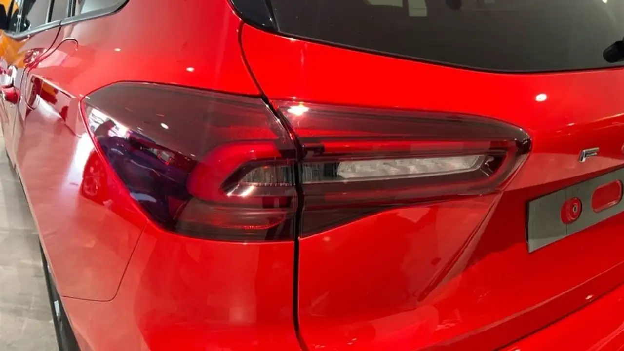 Ford Focus 1.0 ECOBOOST MHEV 92KW ST-LINE 125CV 5P — Galería del vehículo 19