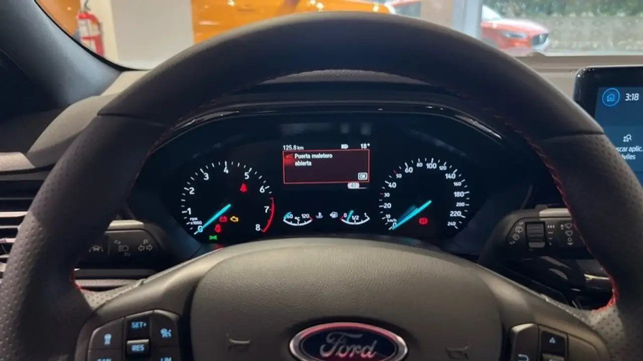 Ford Focus 1.0 ECOBOOST MHEV 92KW ST-LINE 125CV 5P — Galería del vehículo 15