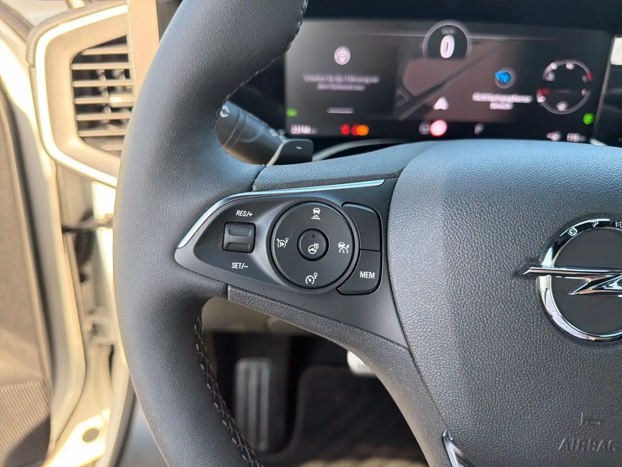 Opel Mokka GS AT NAVI/130°RFK/LHZ/SHZ/ACC/LED — معرض صور السيارة 15