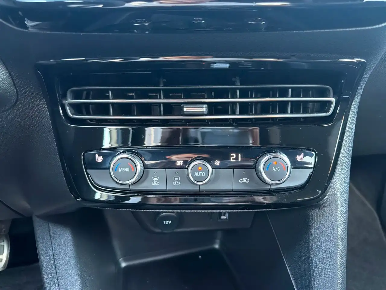 Opel Mokka GS AT NAVI/130°RFK/LHZ/SHZ/ACC/LED — معرض صور السيارة 21