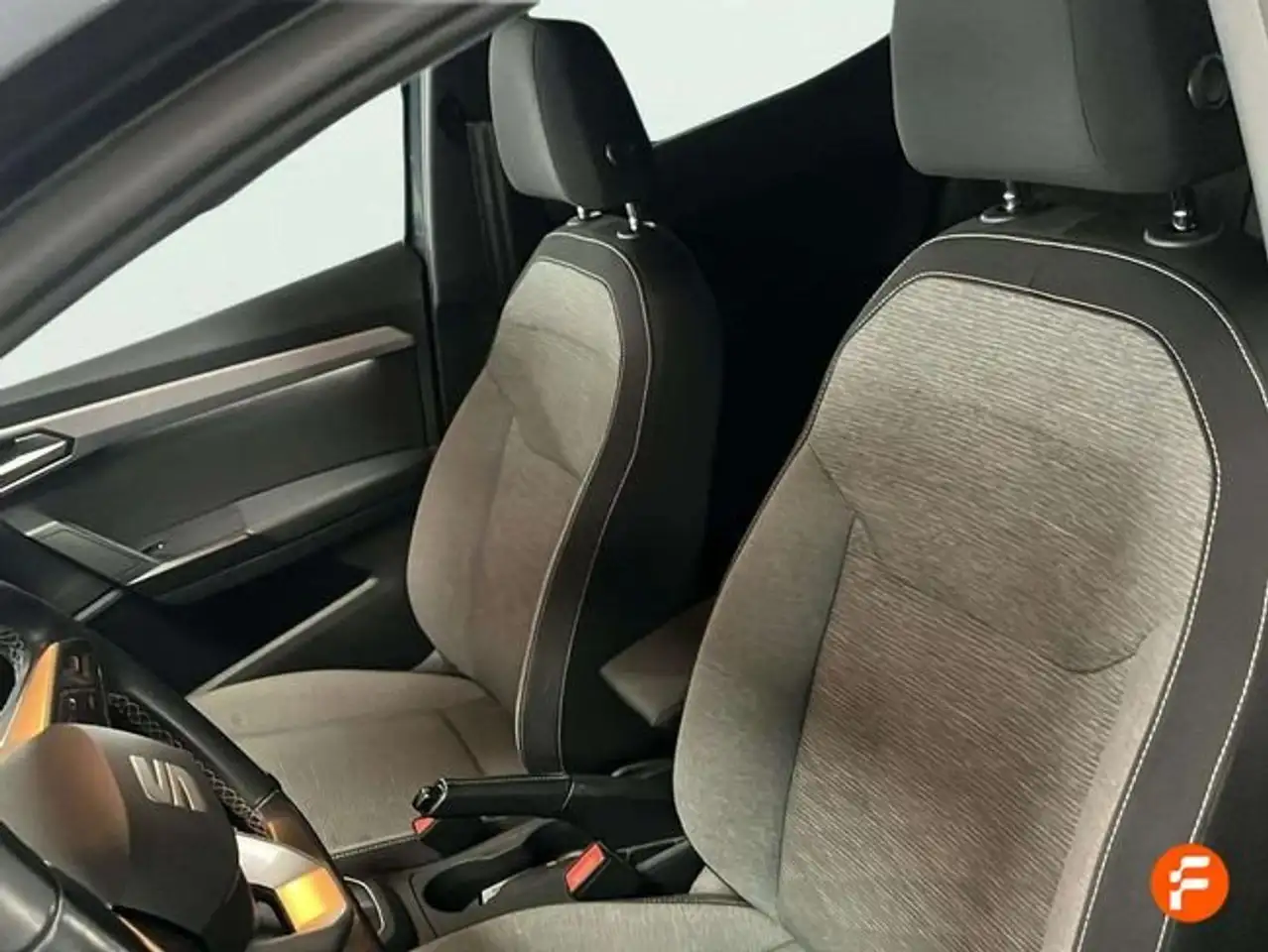 SEAT Ibiza 1.0 TSI S&S Special Edition 115 — Galería del vehículo 24