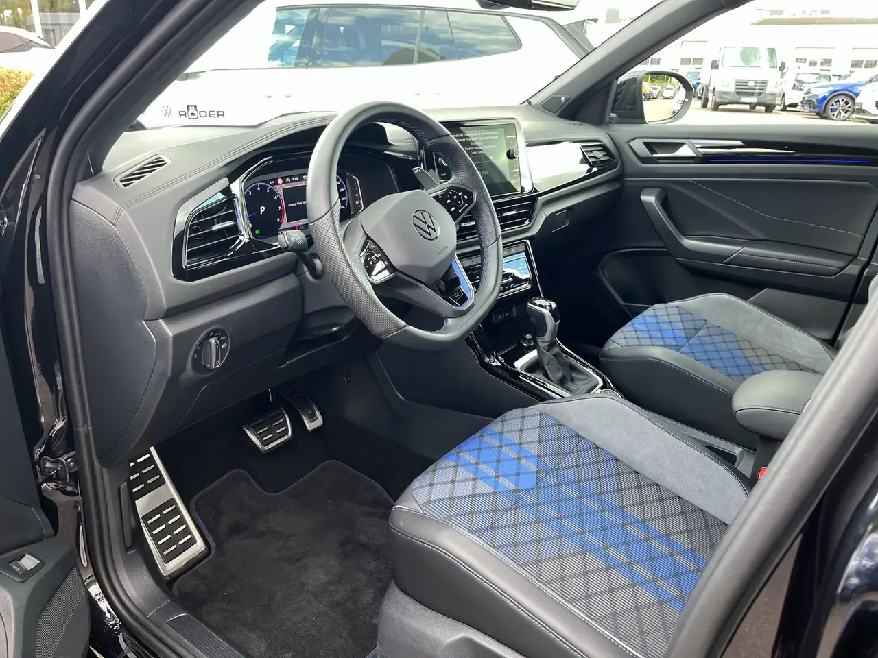 Volkswagen T-Roc "R" Performance Navi el.HK Akrapovic AHK — معرض صور السيارة 8