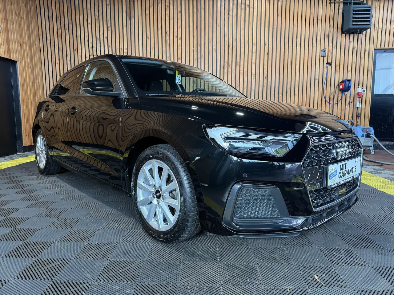Audi A1 Sportback 30 TFSI Aut. *Navi*Virtual*Kam*LED — Vehicle gallery 4