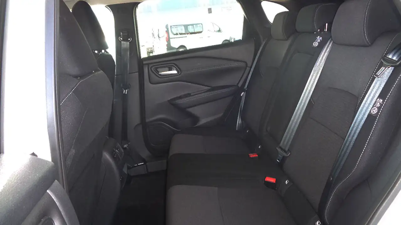 Nissan Qashqai 1.3 DIG-T mHEV 12V N-Connecta 4x2 103kW — Galería del vehículo 6