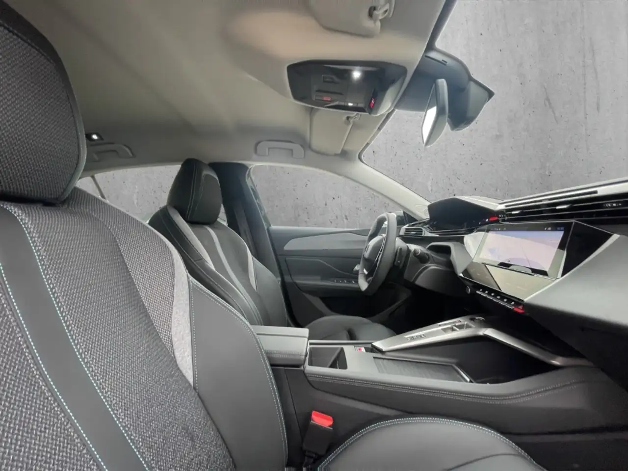 Peugeot 308 Allure PT 130 EAT8 Navi LED ACC 360 Kamera Apple C — Galería del vehículo 13