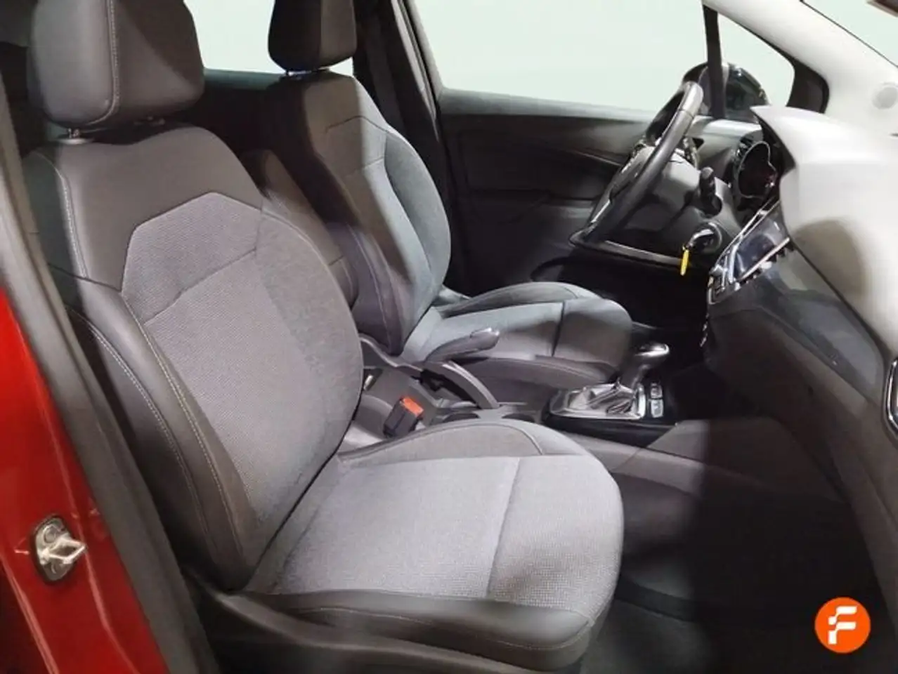 Opel Crossland 1.2 S&S Elegance Pack 110 — معرض صور السيارة 14