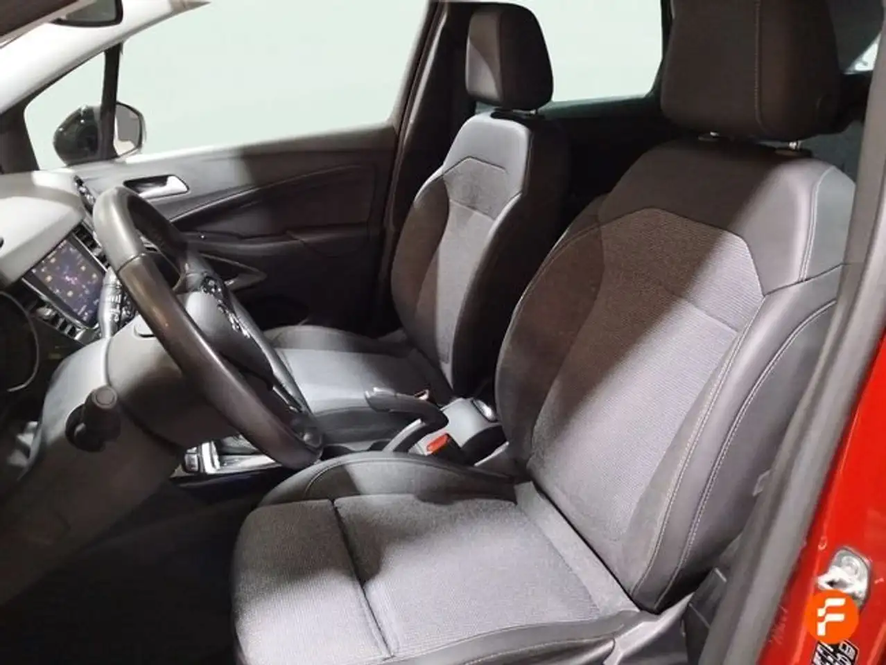 Opel Crossland 1.2 S&S Elegance Pack 110 — معرض صور السيارة 15