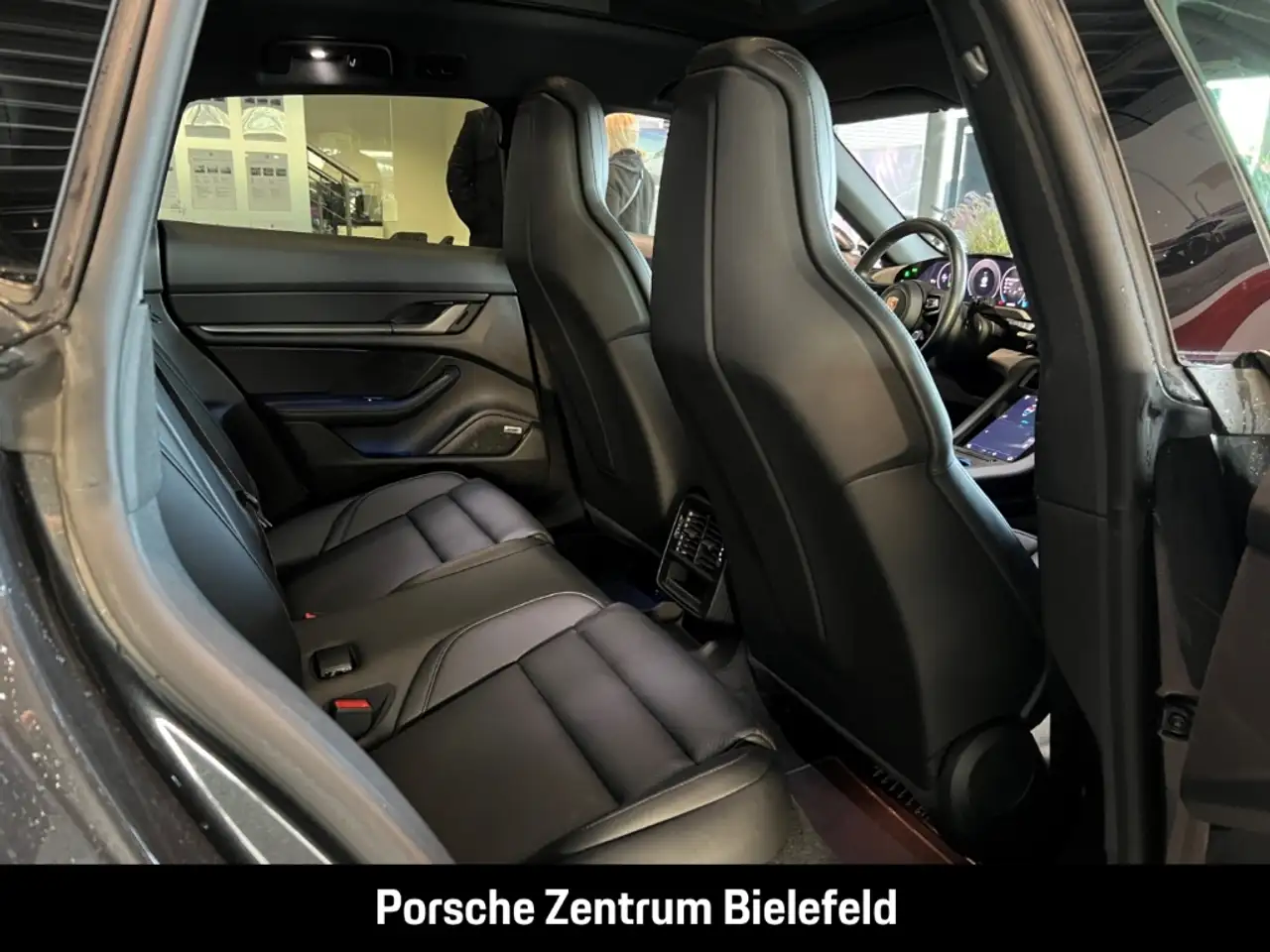 Porsche Taycan Sport Turismo Panoramadach BOSE 20-Zoll — معرض صور السيارة 29