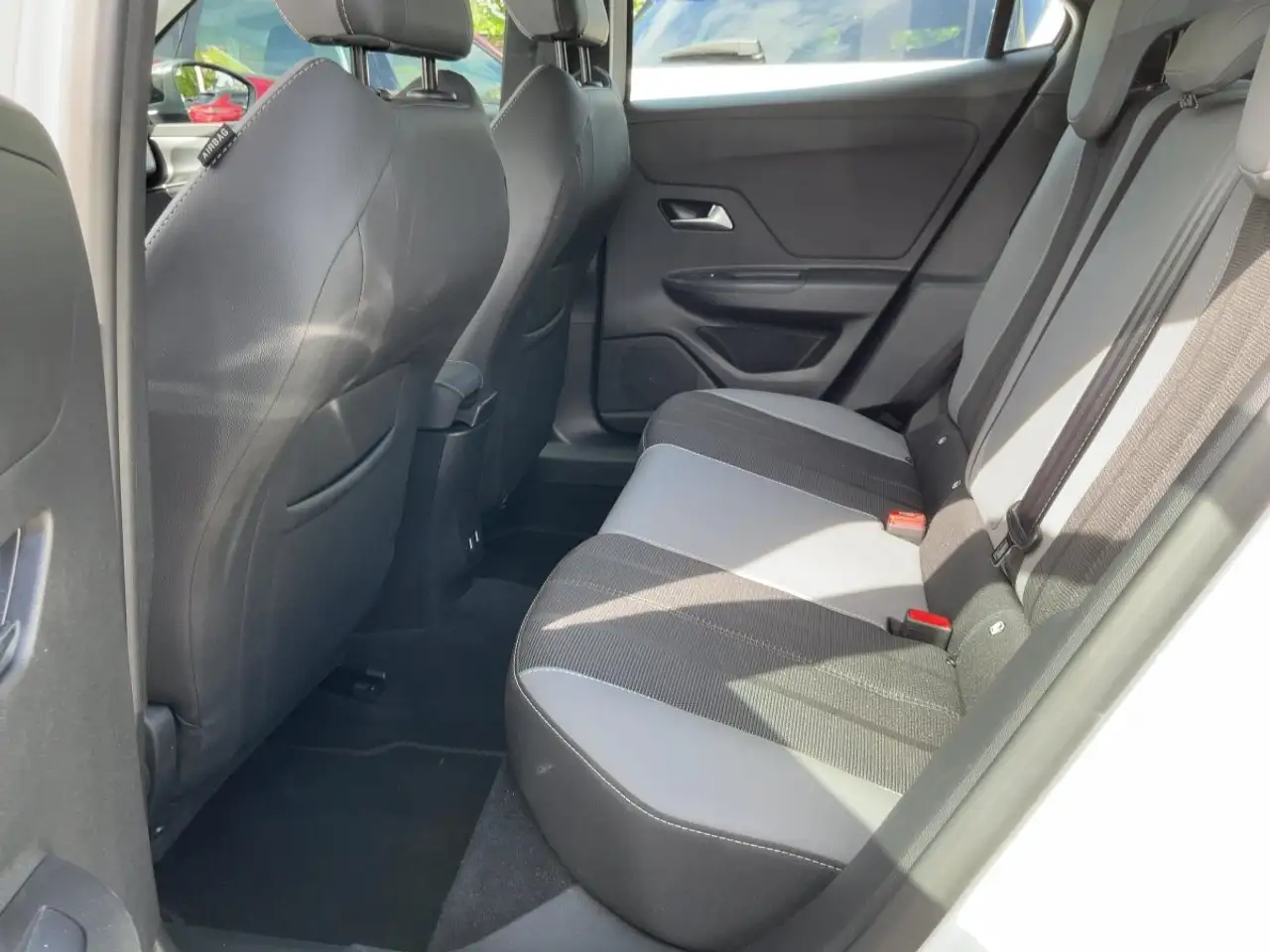 Opel Mokka 1.2 Turbo Elegance LED+SHZ+Winterp.+Kam. — معرض صور السيارة 10
