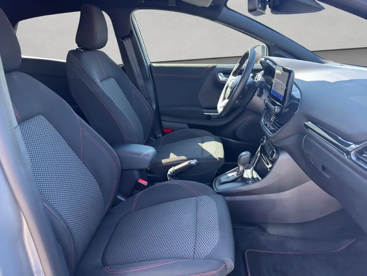 Ford Puma 1.0 EcoBoost Hybrid Aut. ST-LINE — Galerie du véhicule 12