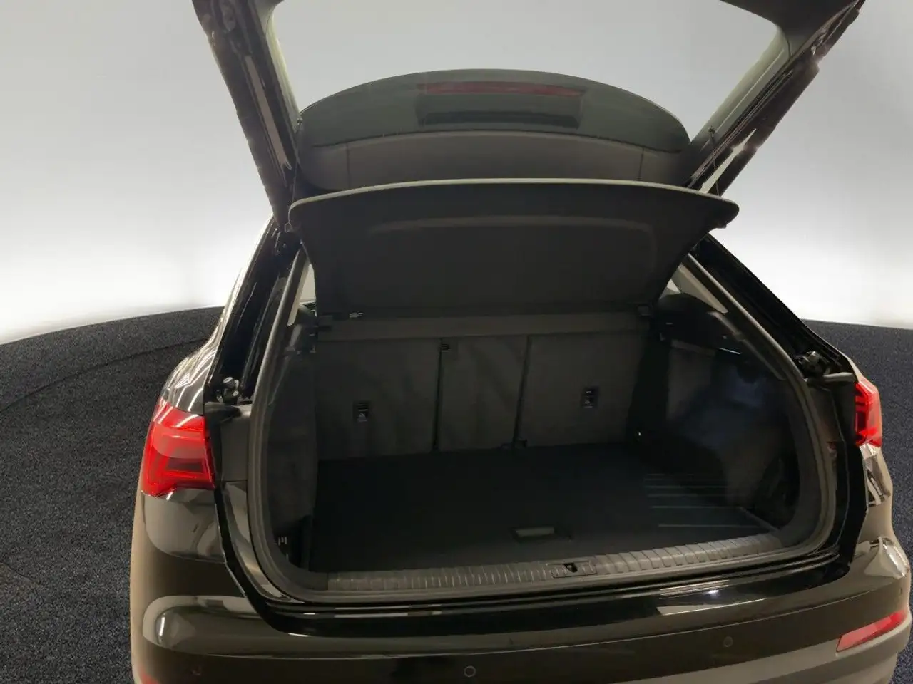 Audi Q3 35 TFSI S tronic LED NAVI VIRTUAL PDC — Galerie du véhicule 9