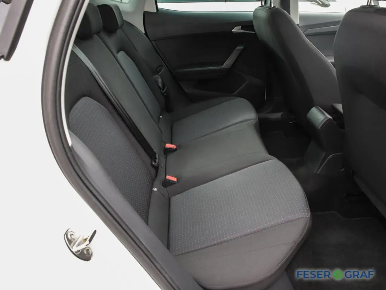 SEAT Arona 1.0 TSI Style Alu 17" CarPlay LED Sitzh. — Vehicle gallery 6