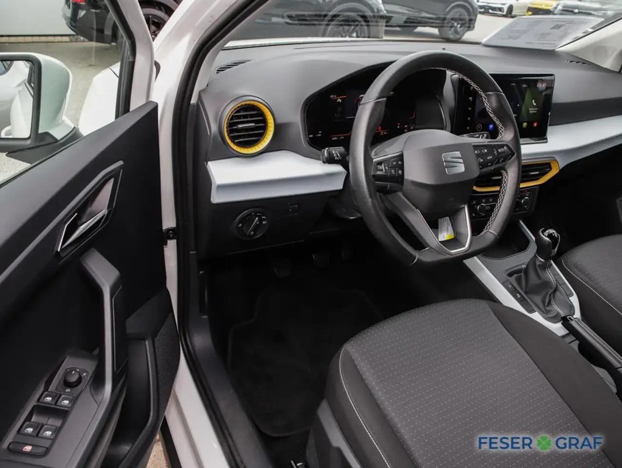 SEAT Arona 1.0 TSI Style Alu 17" CarPlay LED Sitzh. — Vehicle gallery 10