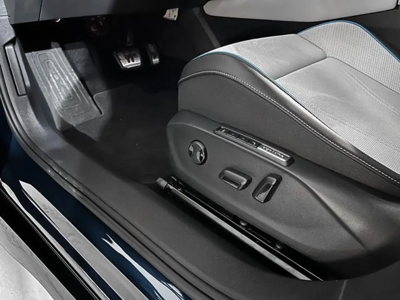 Volkswagen ID.7 Pro 82 kWh 210 kW (286 CV) (ED23QK13) — معرض صور السيارة 9