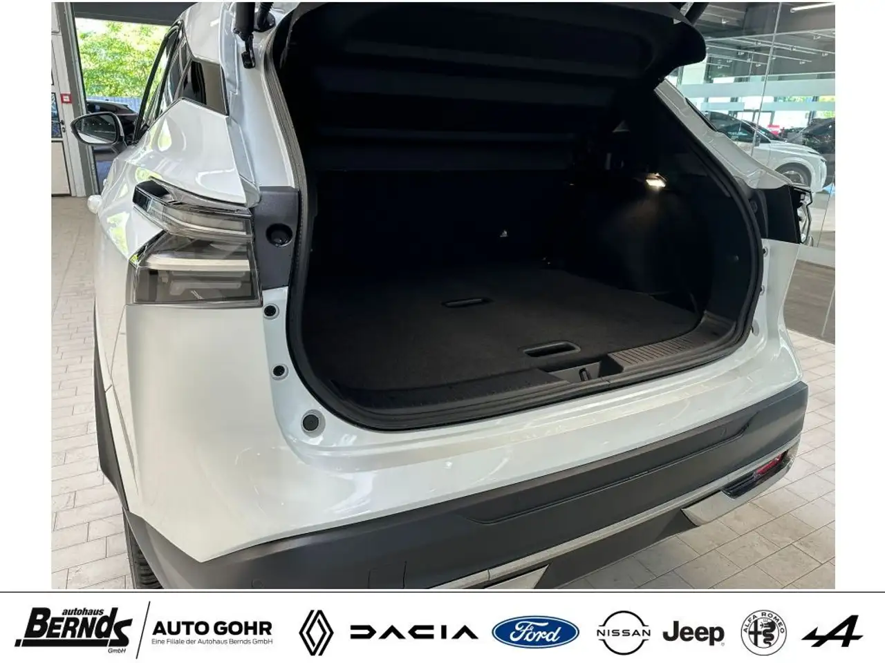 Nissan Qashqai 1.3 DIG-T MHEV Xtronic N-Connecta AUTOMATIK W-Pkt. — Galería del vehículo 9