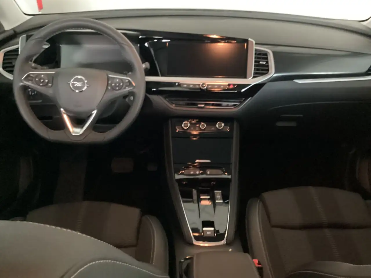 Opel Grandland 1.2 Turbo GS Line LED+SHZ+2xKlima+360 — معرض صور السيارة 13