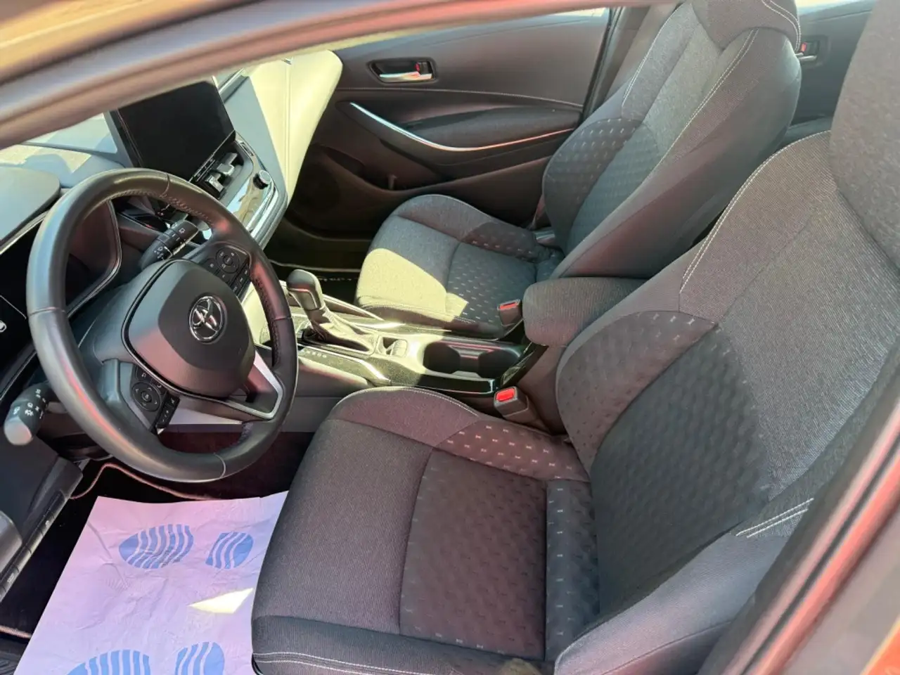 Toyota Corolla 140H Business — معرض صور السيارة 10