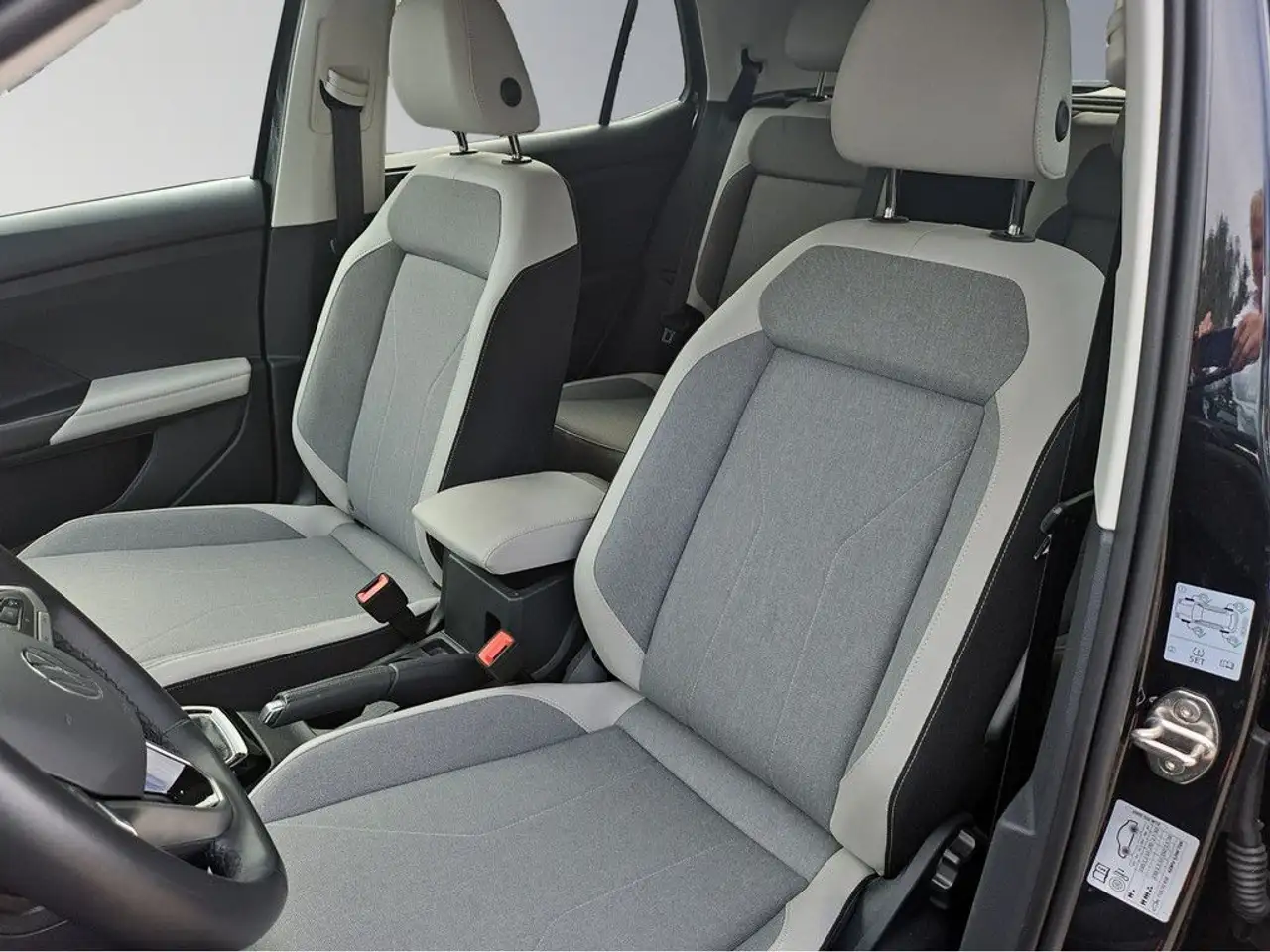 Volkswagen T-Cross 1.0TSI DSG Style — Vehicle gallery 11