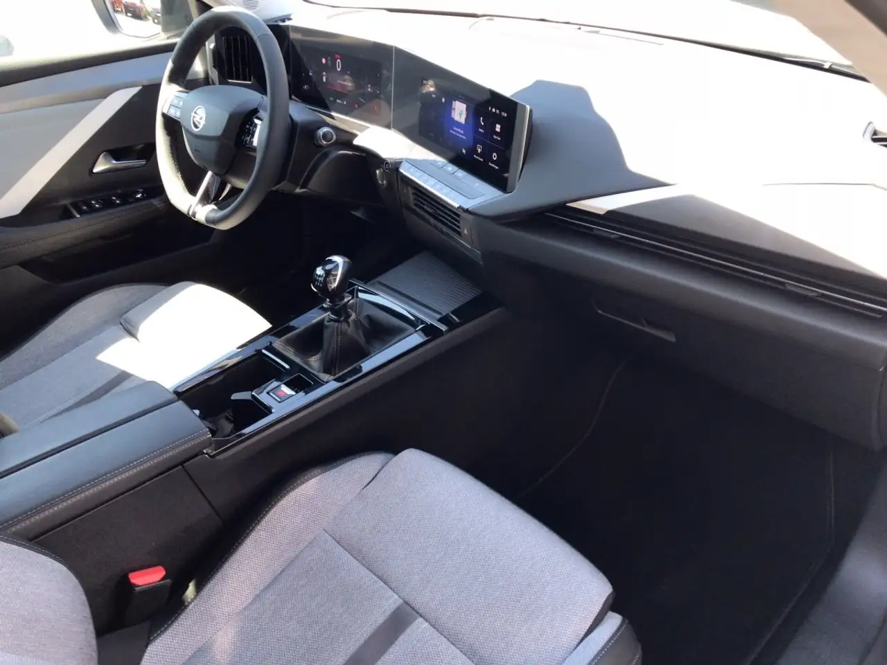 Opel Astra L Sports Tourer 1.2 Turbo *HU/AU neu* — Galería del vehículo 19