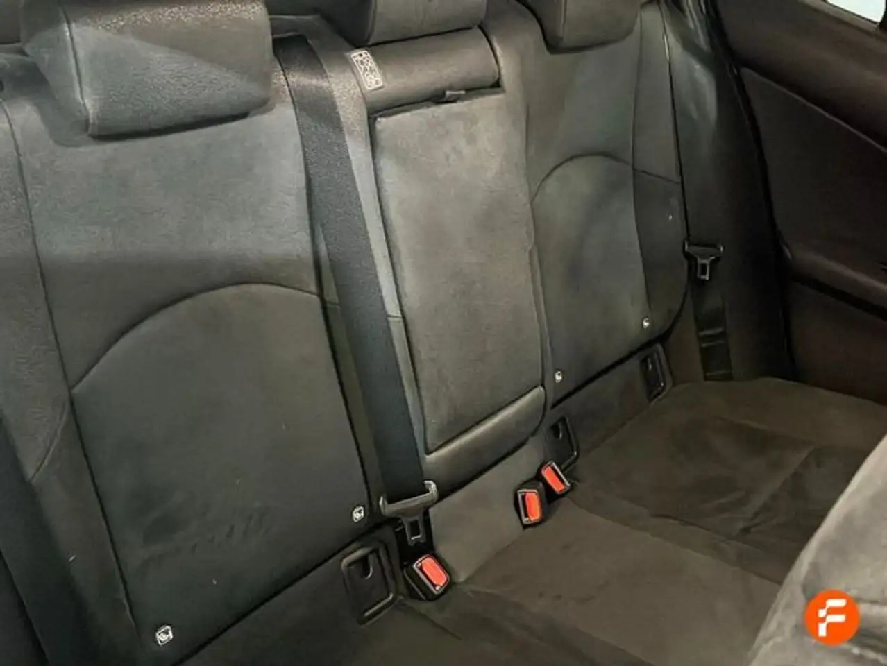 Lexus UX 250h Luxury 2WD — Vehicle gallery 20