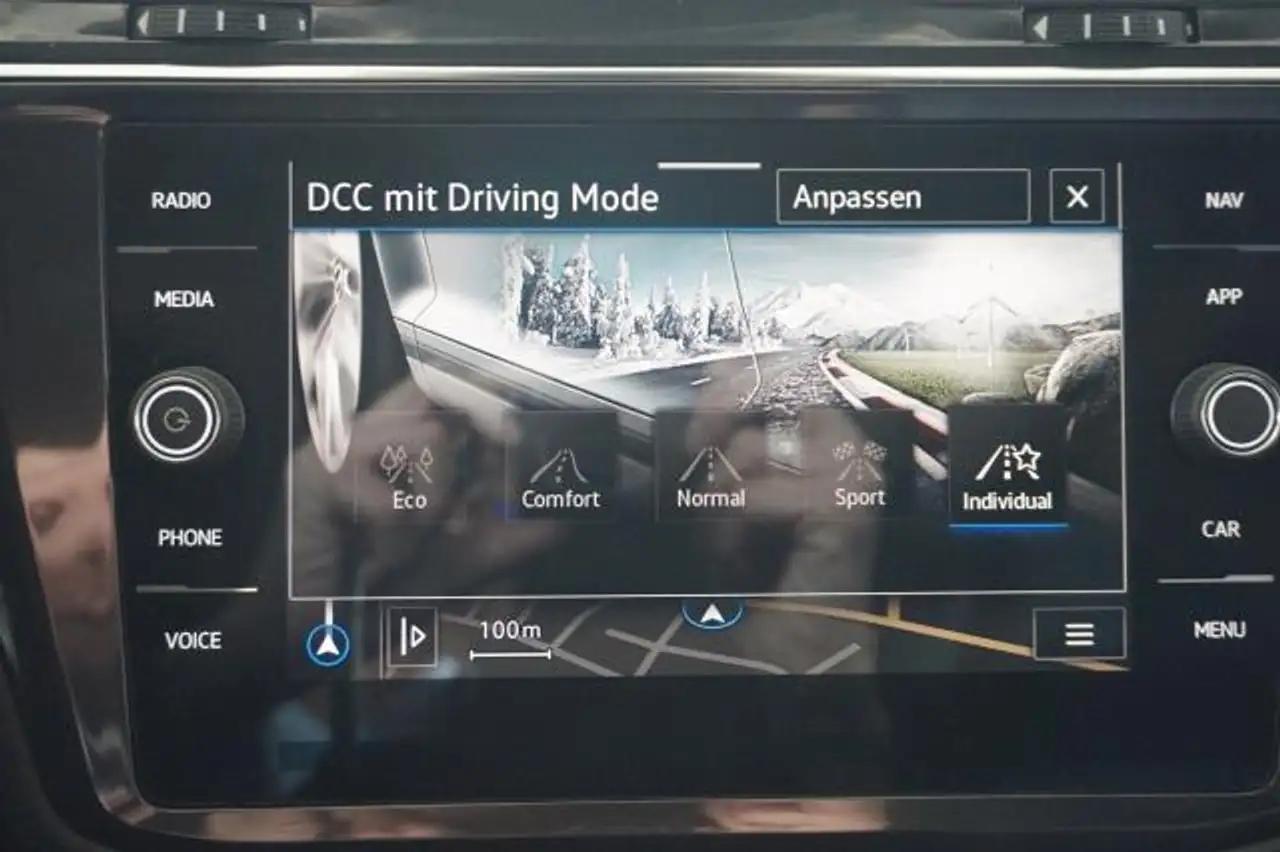 Volkswagen Tiguan TIGUAN ALLSPACE 245 PS R-LINE BLACK PANO AHK 7S E — معرض صور السيارة 19