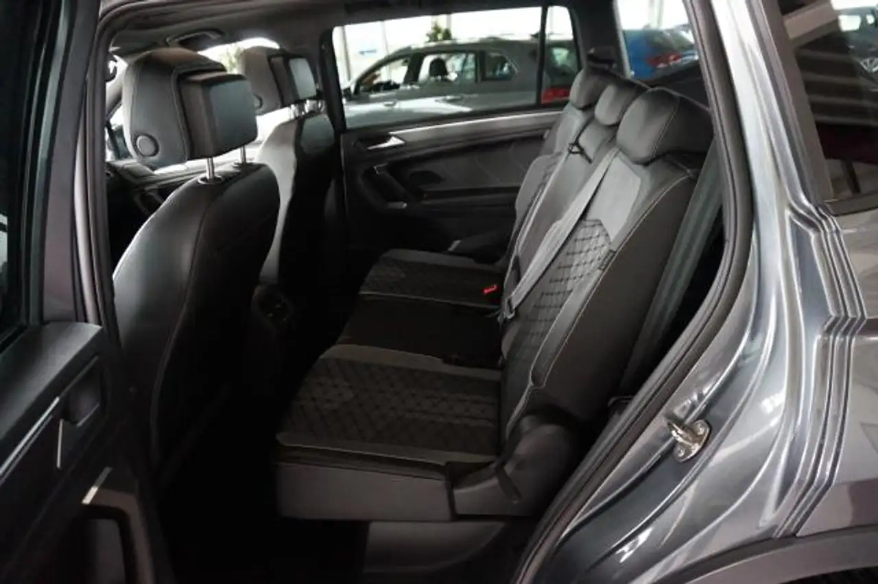 Volkswagen Tiguan TIGUAN ALLSPACE 245 PS R-LINE BLACK PANO AHK 7S E — معرض صور السيارة 9