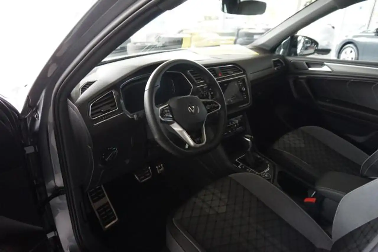 Volkswagen Tiguan TIGUAN ALLSPACE 245 PS R-LINE BLACK PANO AHK 7S E — معرض صور السيارة 7