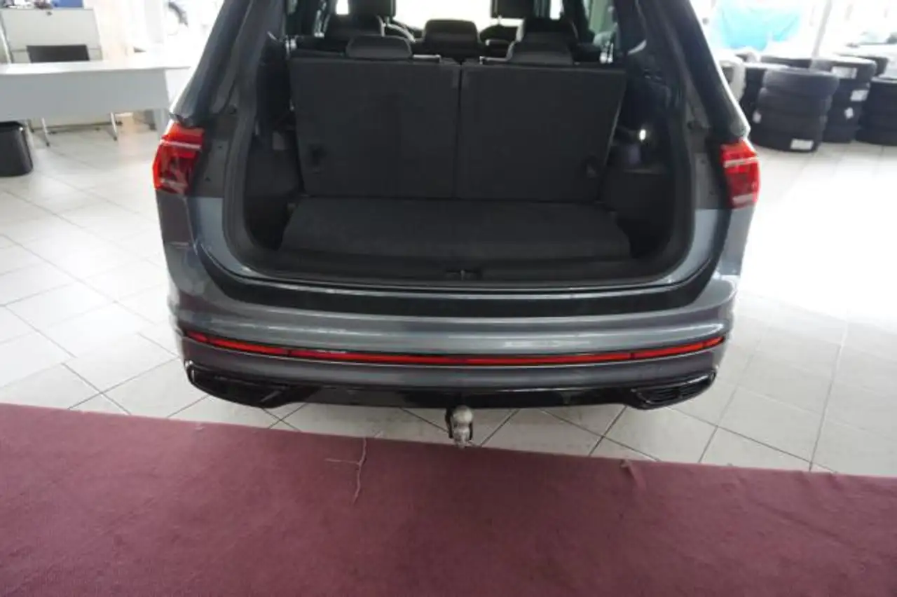Volkswagen Tiguan TIGUAN ALLSPACE 245 PS R-LINE BLACK PANO AHK 7S E — معرض صور السيارة 5