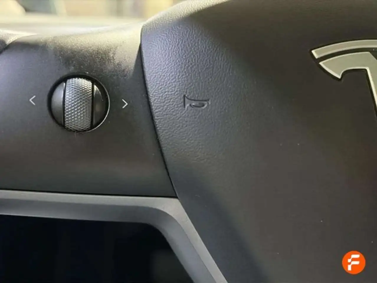 Tesla Model 3 RWD — Vehicle gallery 23