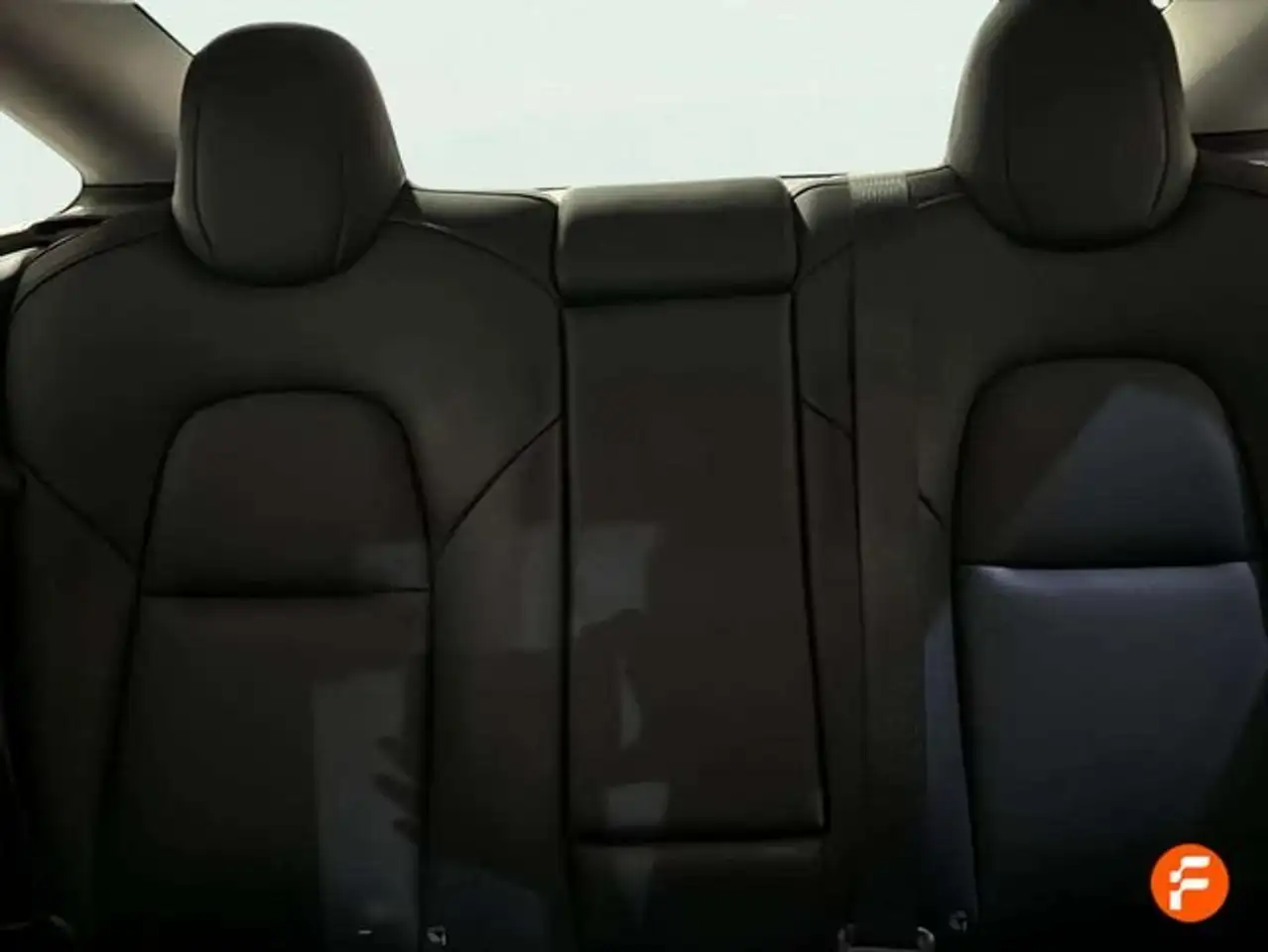 Tesla Model 3 RWD — Vehicle gallery 16