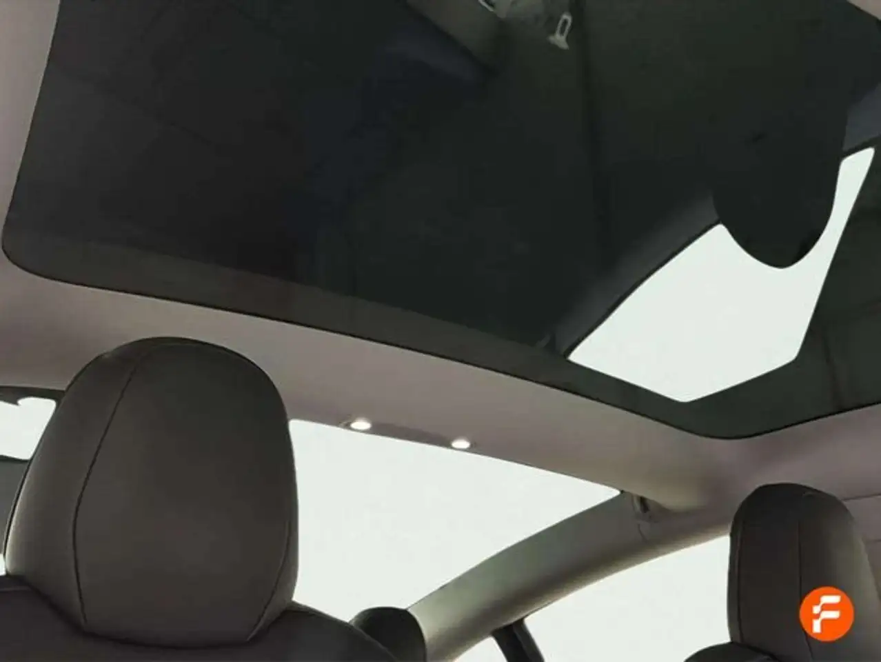 Tesla Model 3 RWD — Vehicle gallery 21