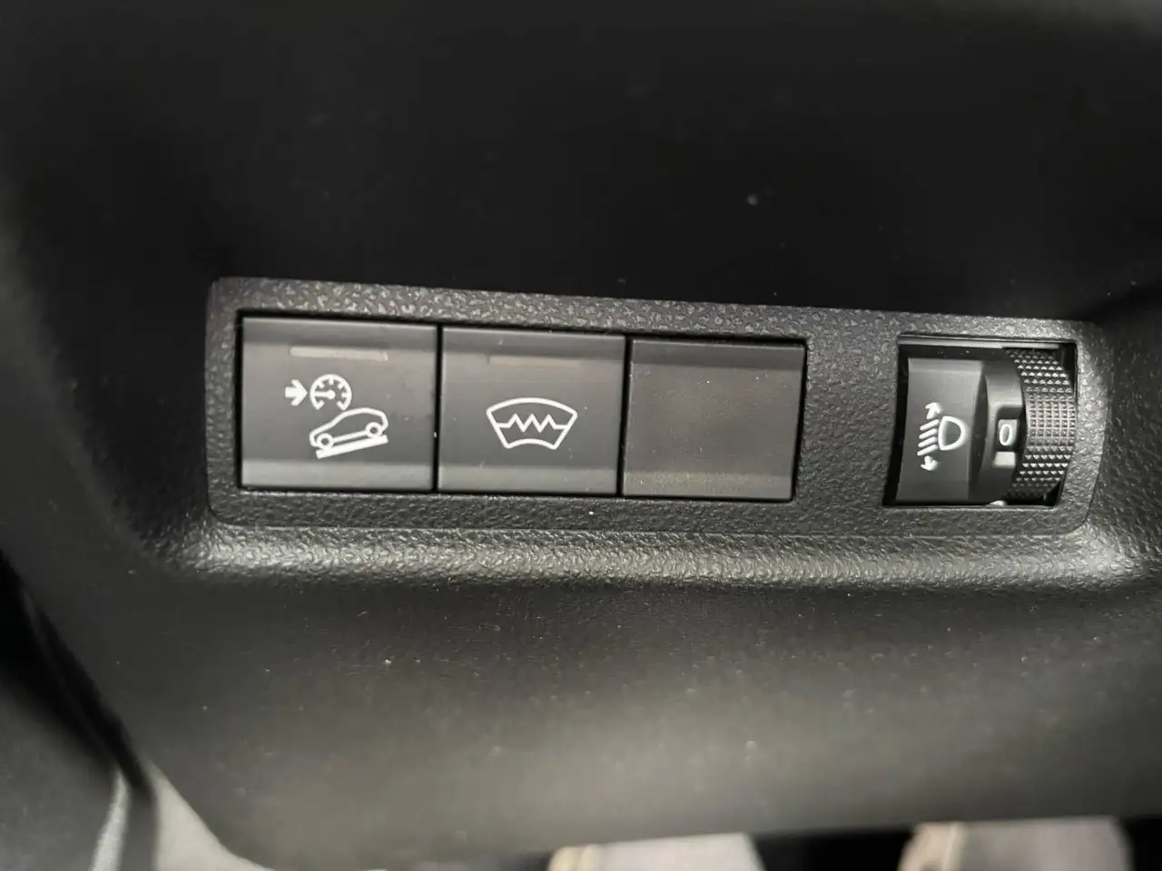 Jeep Avenger 1.2 Longitude Mild-Hybrid — Vehicle gallery 12